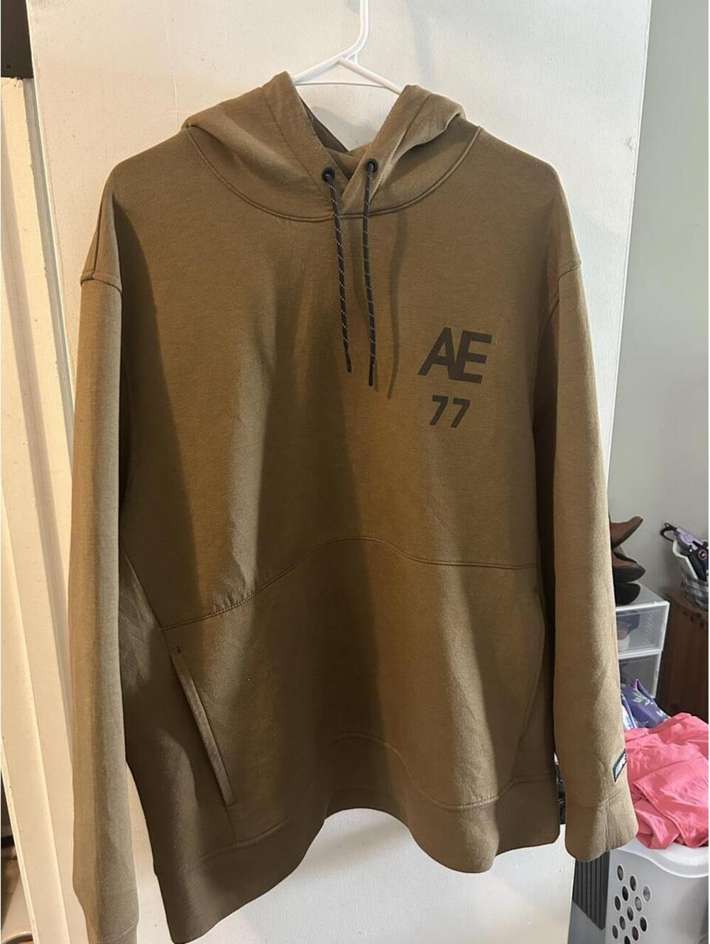 American Eagle AE 77 hoodie in tan & brown